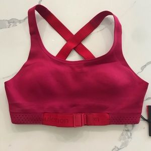 NWT Lululemon Adapt the Strap “Barry’s” bra